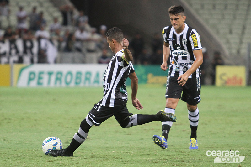[26-08] Ceará 0 x 3 São Paulo - 22
