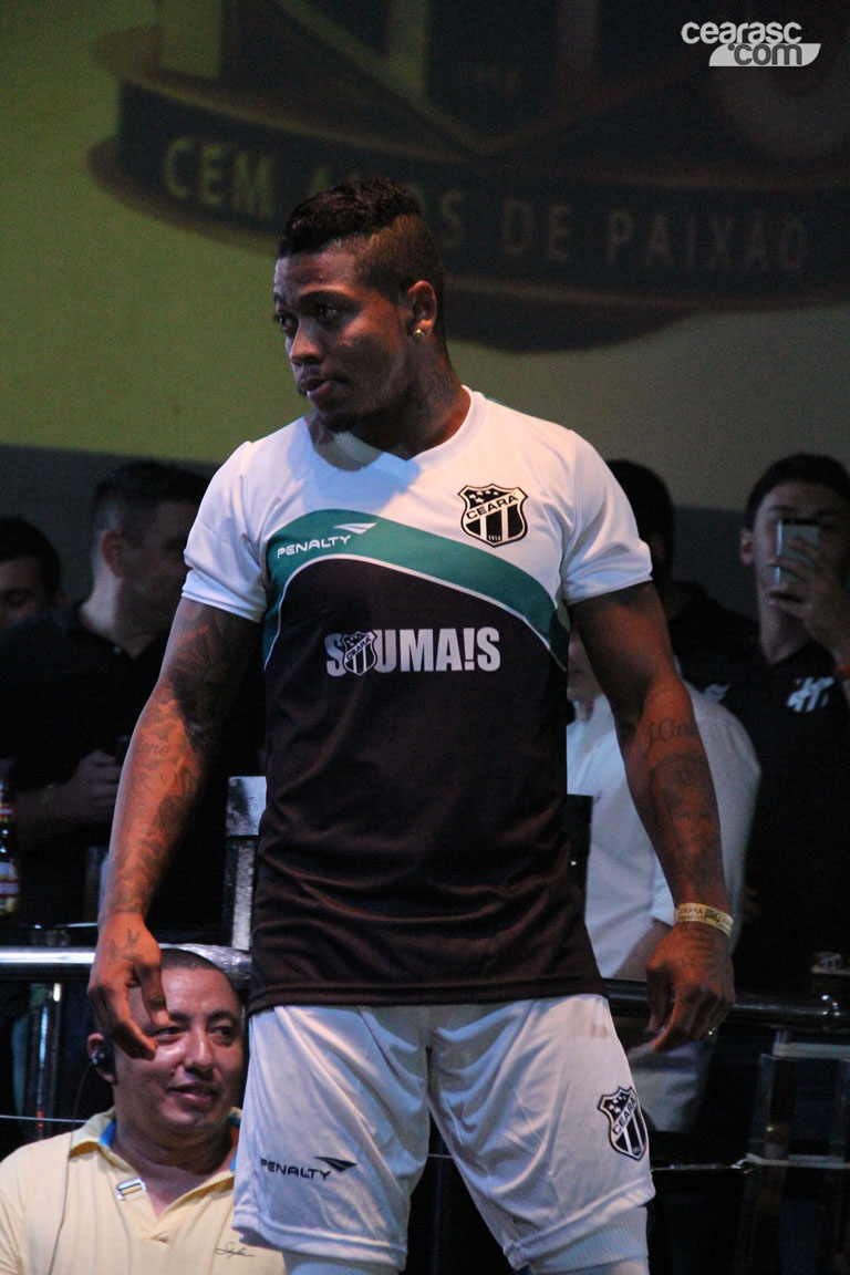 [26-02] Lançamento dos uniformes 2015 - Desfile - 11