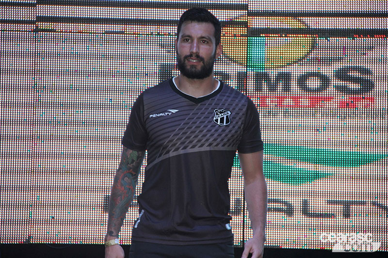 [26-02] Lançamento dos uniformes 2015 - Desfile - 15