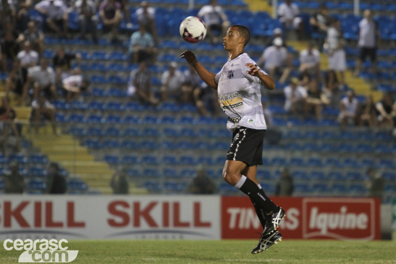 [23-10] Ceará x Paraná 02 - 9