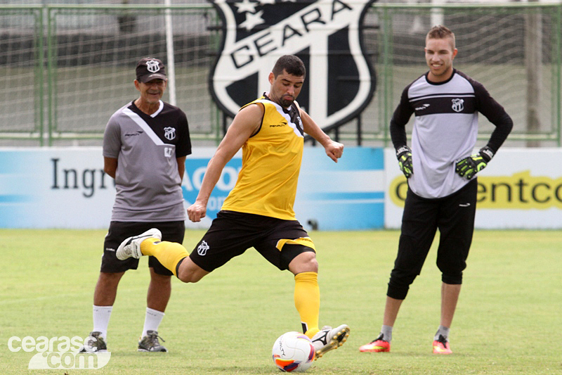 [24-01] Treino técnico + finalização - 10