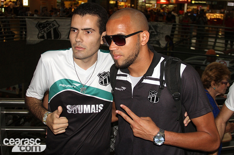 [29-10] Torcida apóia o time do embarque - 8