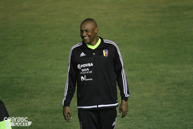 [10-10] Seleção Venezuelana treina em Porangabuçu - 25