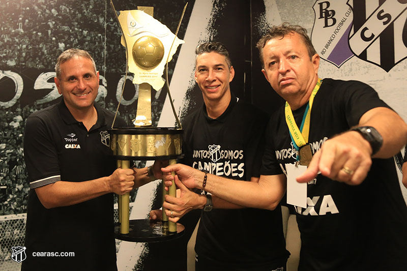 [03-05-2017] Ceara 2 x 0 Ferroviario - Final (Comemoracao) 1 - 24