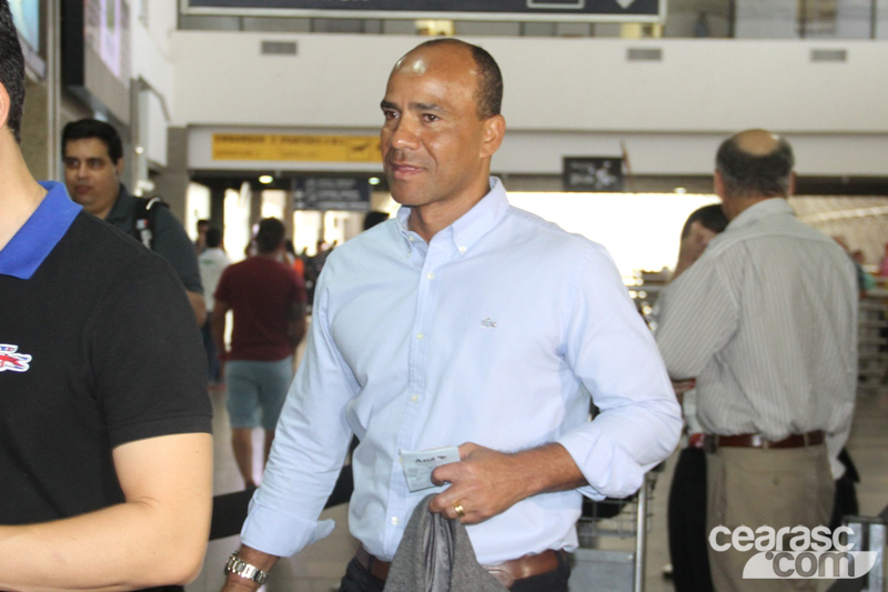 [04-09] Ceará segue viagem para SP - 15