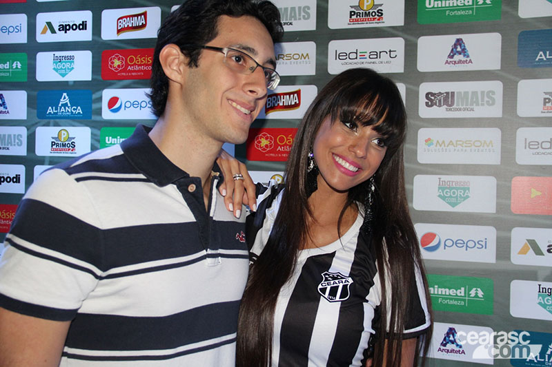 [26-02] Lançamento dos uniformes 2015 - Carol Dias 02 - 25