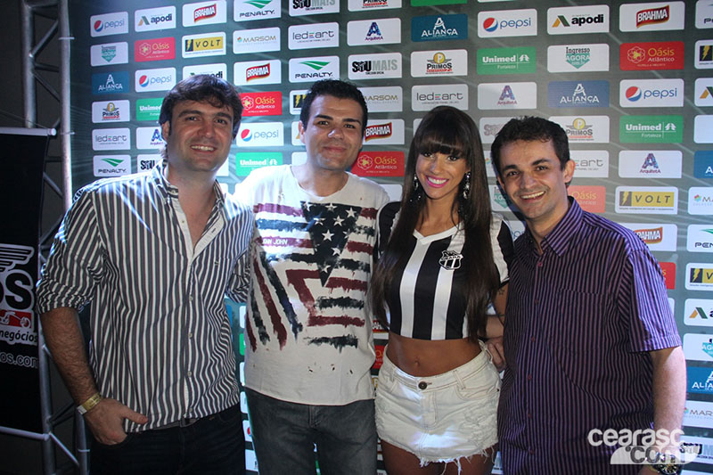 [26-02] Lançamento dos uniformes 2015 - Carol Dias 02 - 27