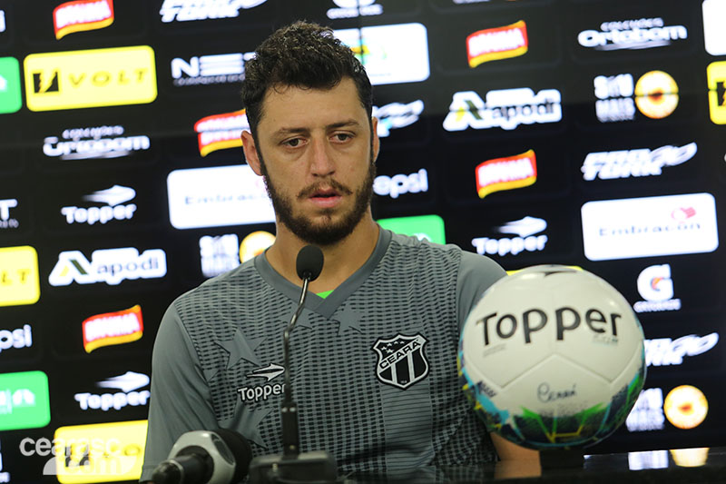 [11- 01-2017] - Entrevistas Coletiva - Felipe Menezes e Lucas - 2