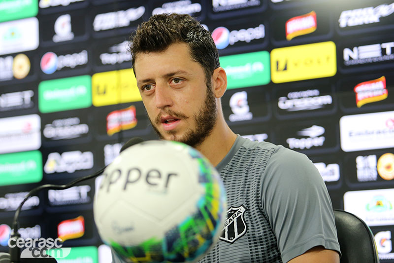 [11- 01-2017] - Entrevistas Coletiva - Felipe Menezes e Lucas - 3