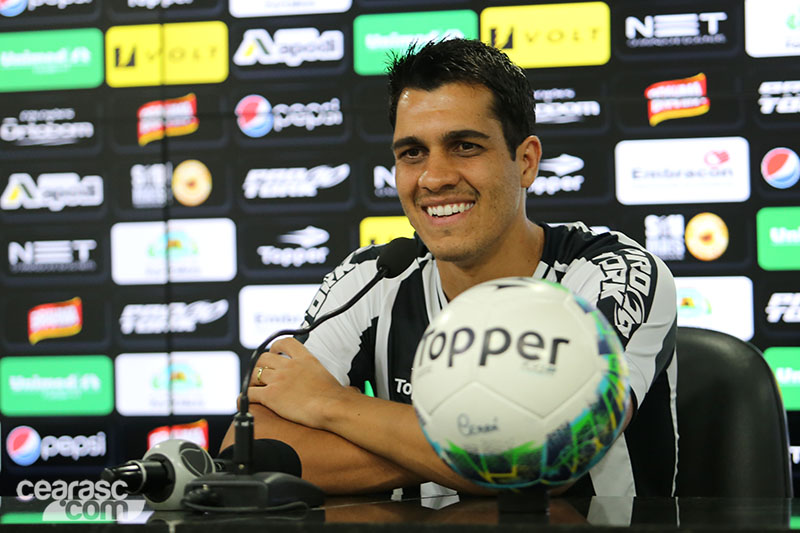 [11- 01-2017] - Entrevistas Coletiva - Felipe Menezes e Lucas - 10