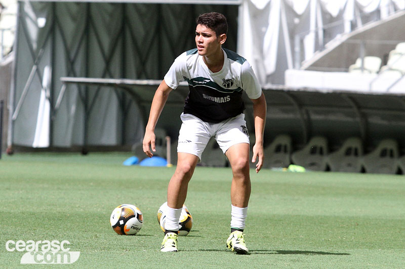 [04-03] Treino tático - Castelão - 10