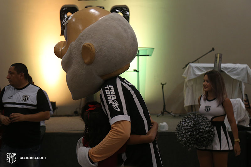 [05-09-2017] Vovo vai a Escola - Logos - 1