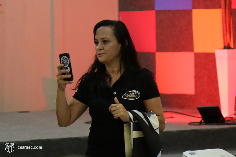 [05-09-2017] Vovo vai a Escola - Logos - 3