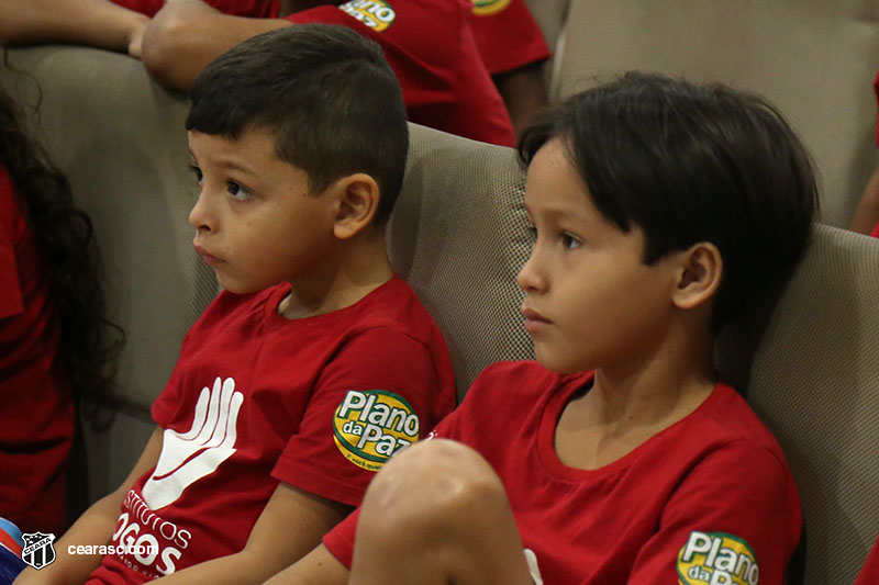 [05-09-2017] Vovo vai a Escola - Logos - 9