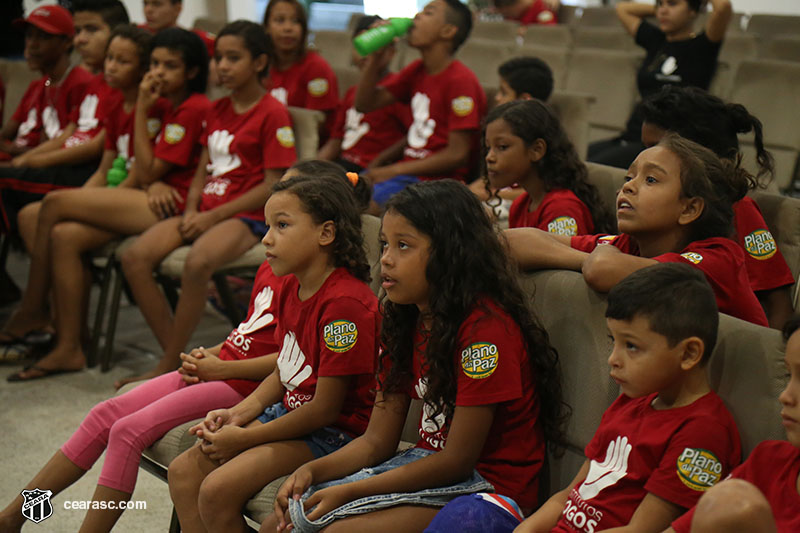 [05-09-2017] Vovo vai a Escola - Logos - 10
