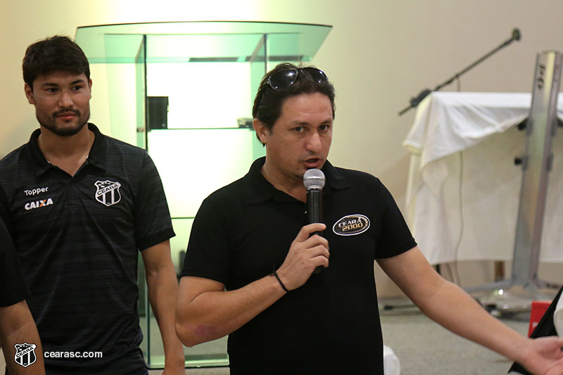 [05-09-2017] Vovo vai a Escola - Logos - 13