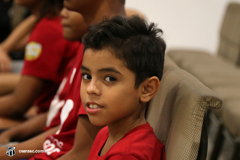 [05-09-2017] Vovo vai a Escola - Logos - 18