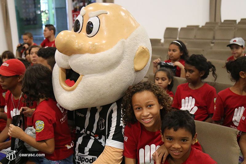 [05-09-2017] Vovo vai a Escola - Logos - 34