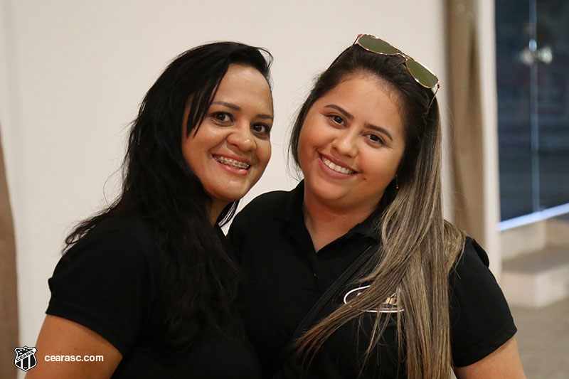 [05-09-2017] Vovo vai a Escola - Logos - 43