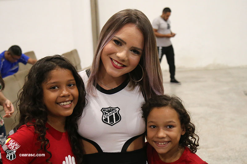 [05-09-2017] Vovo vai a Escola - Logos - 50