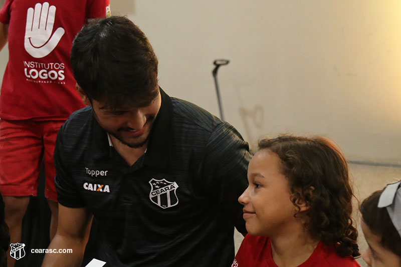 [05-09-2017] Vovo vai a Escola - Logos - 51