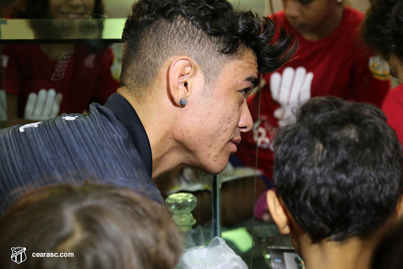 [05-09-2017] Vovo vai a Escola - Logos - 57