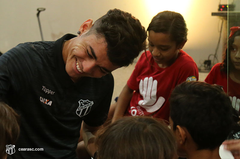 [05-09-2017] Vovo vai a Escola - Logos - 59