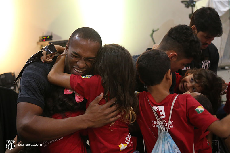 [05-09-2017] Vovo vai a Escola - Logos - 66