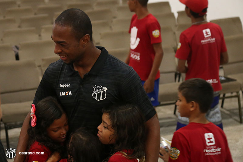 [05-09-2017] Vovo vai a Escola - Logos - 74