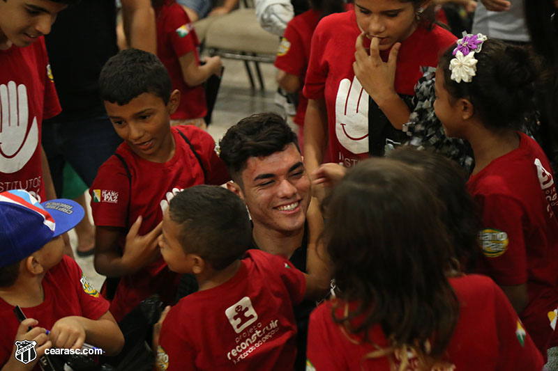 [05-09-2017] Vovo vai a Escola - Logos - 77