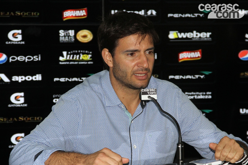 [24-07] Apresentação do goleiro Tiago - 2