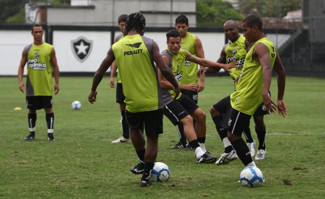 [07-09] Ceará treina no RJ - 5
