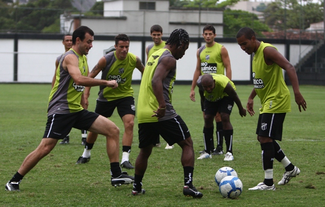 [07-09] Ceará treina no RJ - 6