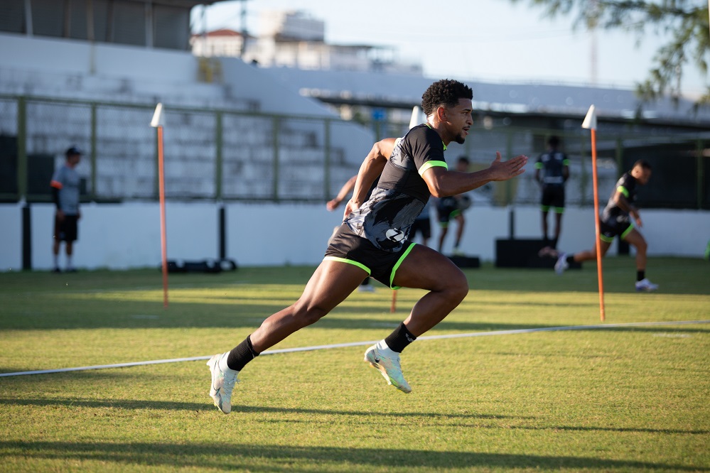 Em segundo dia de treinos da semana, Ceará faz atividade com ênfase na parte física