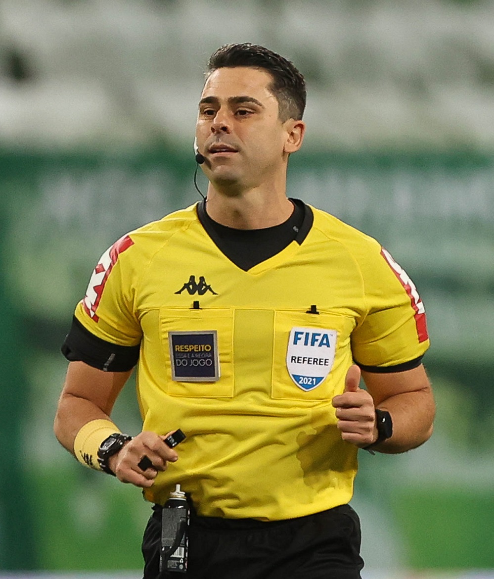 Arbitragem: Flávio Rodrigues de Souza, do quadro da FIFA, apita Ceará x Coritiba
