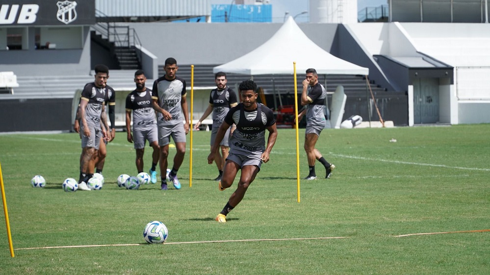 Ceará finaliza preparação em solo cearense para o jogo contra a Caldense/MG