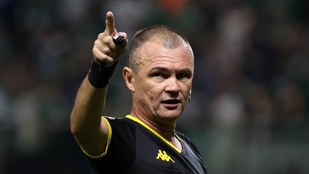 Leandro Pedro Vuaden apita Ceará x Corinthians pela 17ª rodada do Brasileirão