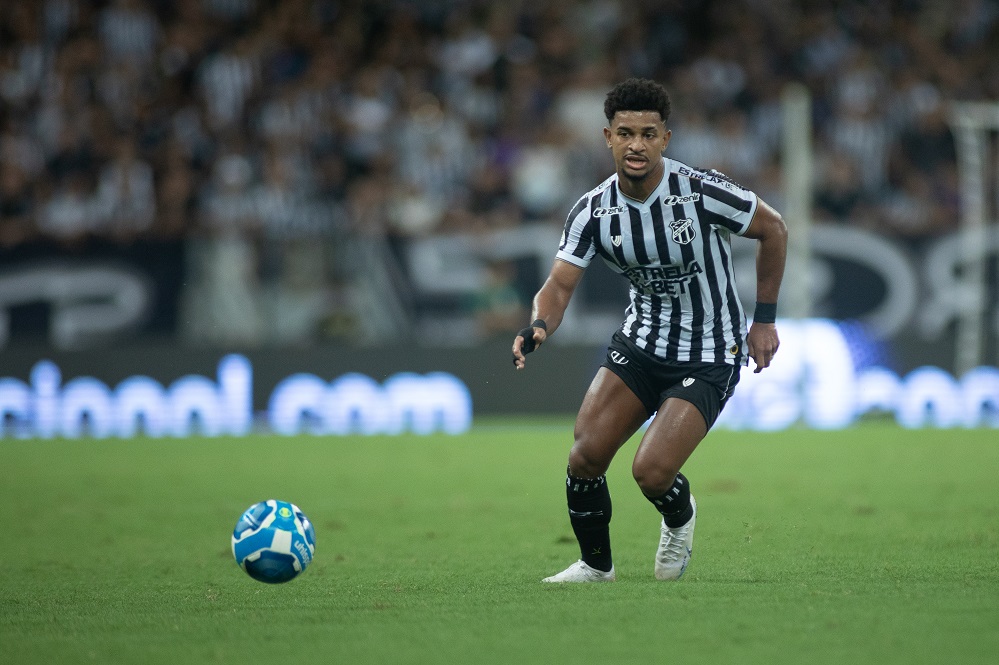 Em coletiva de imprensa, Warley projeta duelo contra a Ponte Preta