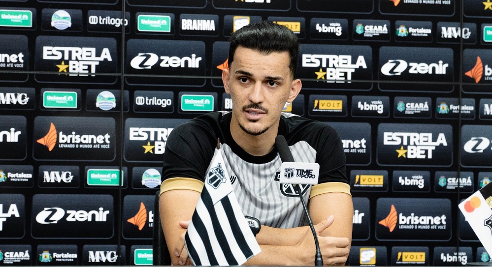 Em entrevista coletiva, Guilherme Castilho festeja fase artilheira e projeta jogo contra o Maracanã