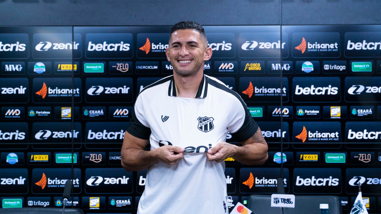 Em Porangabuçu, Danilo Barcelos é apresentado oficialmente no Ceará