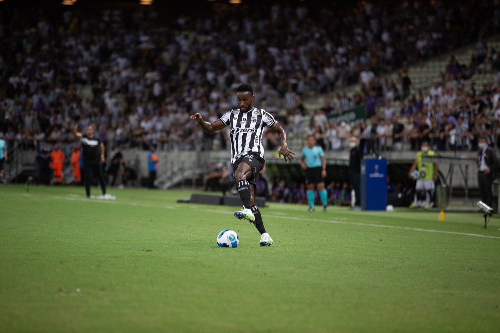 Na Arena Castelão, Ceará recebe o Corinthians pela 17ª rodada do Campeonato Brasileiro