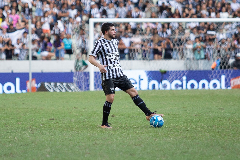 Ceará recebe a Chapecoense em busca de mais três pontos no Campeonato Brasileiro