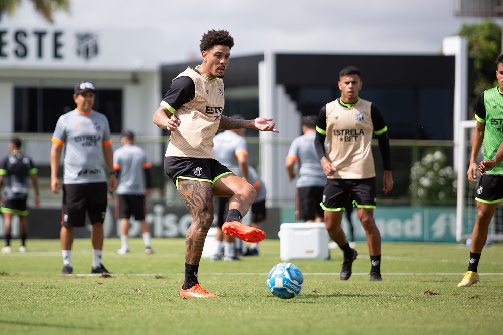 Ceará faz último treino em solo cearense antes de encarar o Mirassol