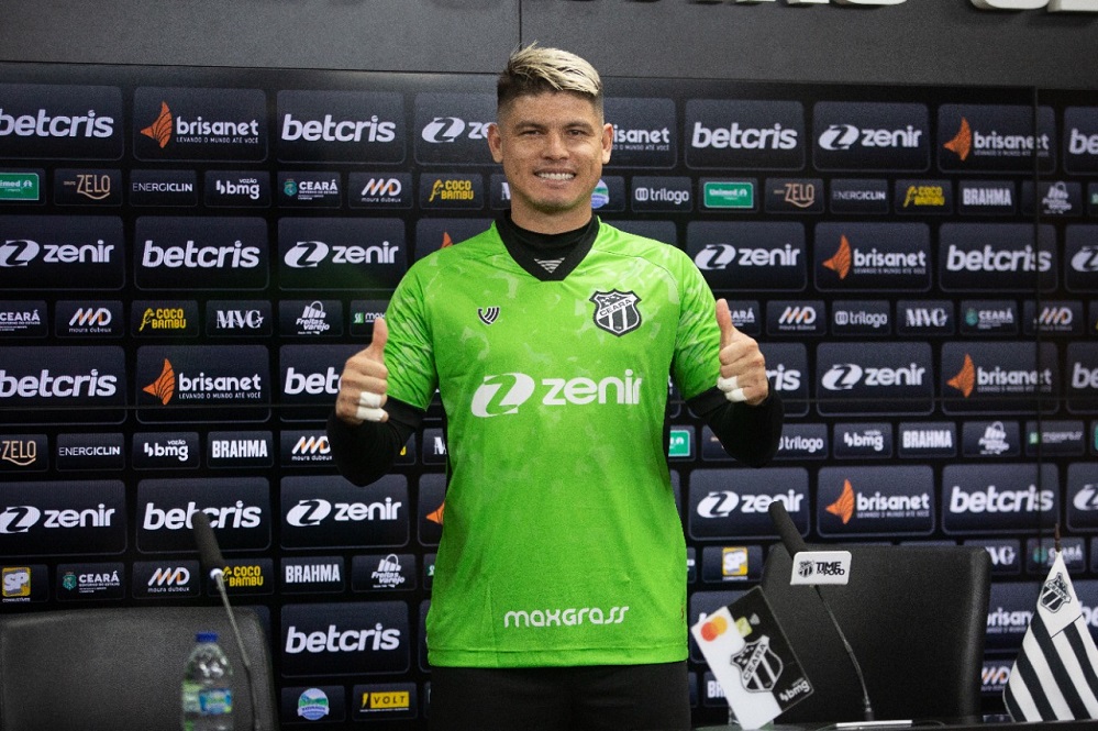 Ceará apresenta oficialmente o goleiro Alfredo Aguilar