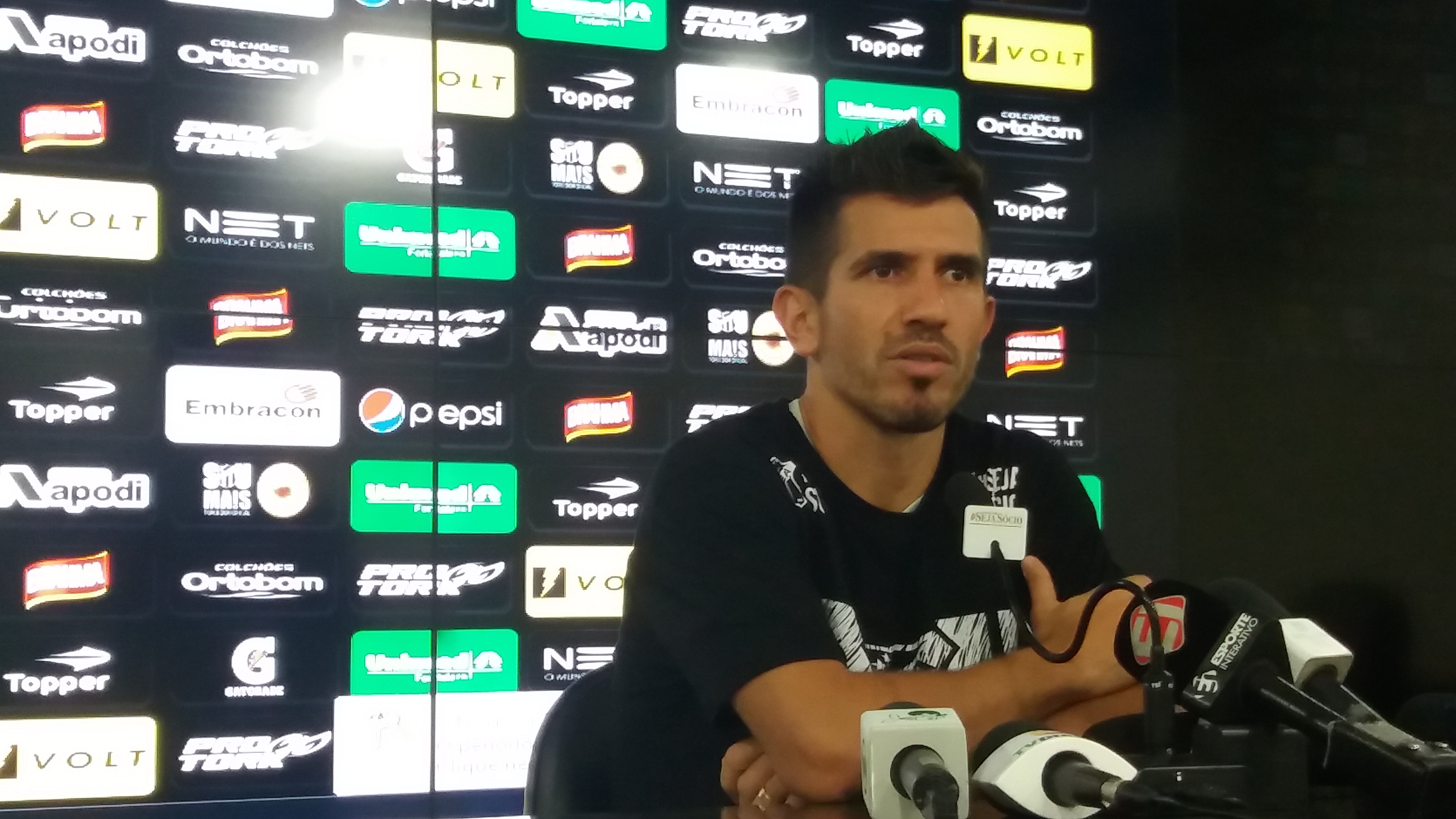 "Temos um elenco forte e unido para enfrentar os desafios (Ricardinho-meio campo)"
