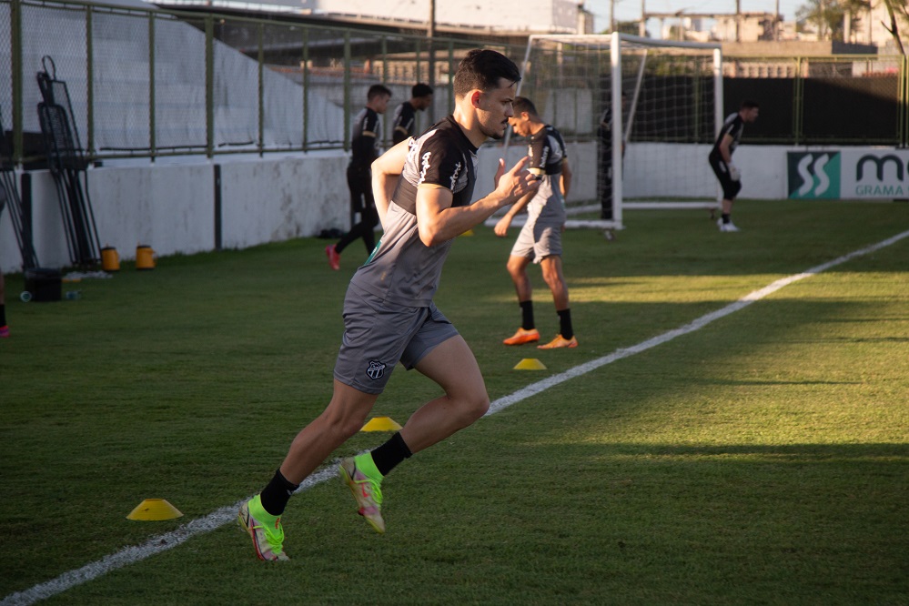 Em Porangabuçu, Ceará inicia preparação para enfrentar o RB Bragantino