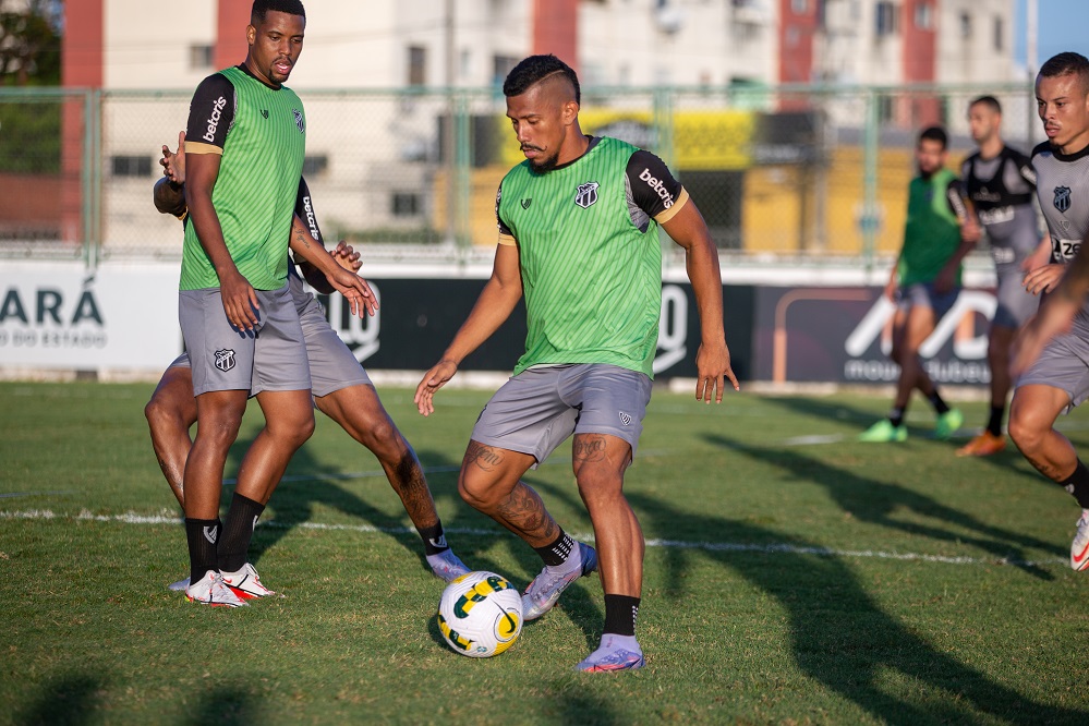 Em Porangabuçu, Ceará faz primeiro treino visando o jogo contra o Athletico