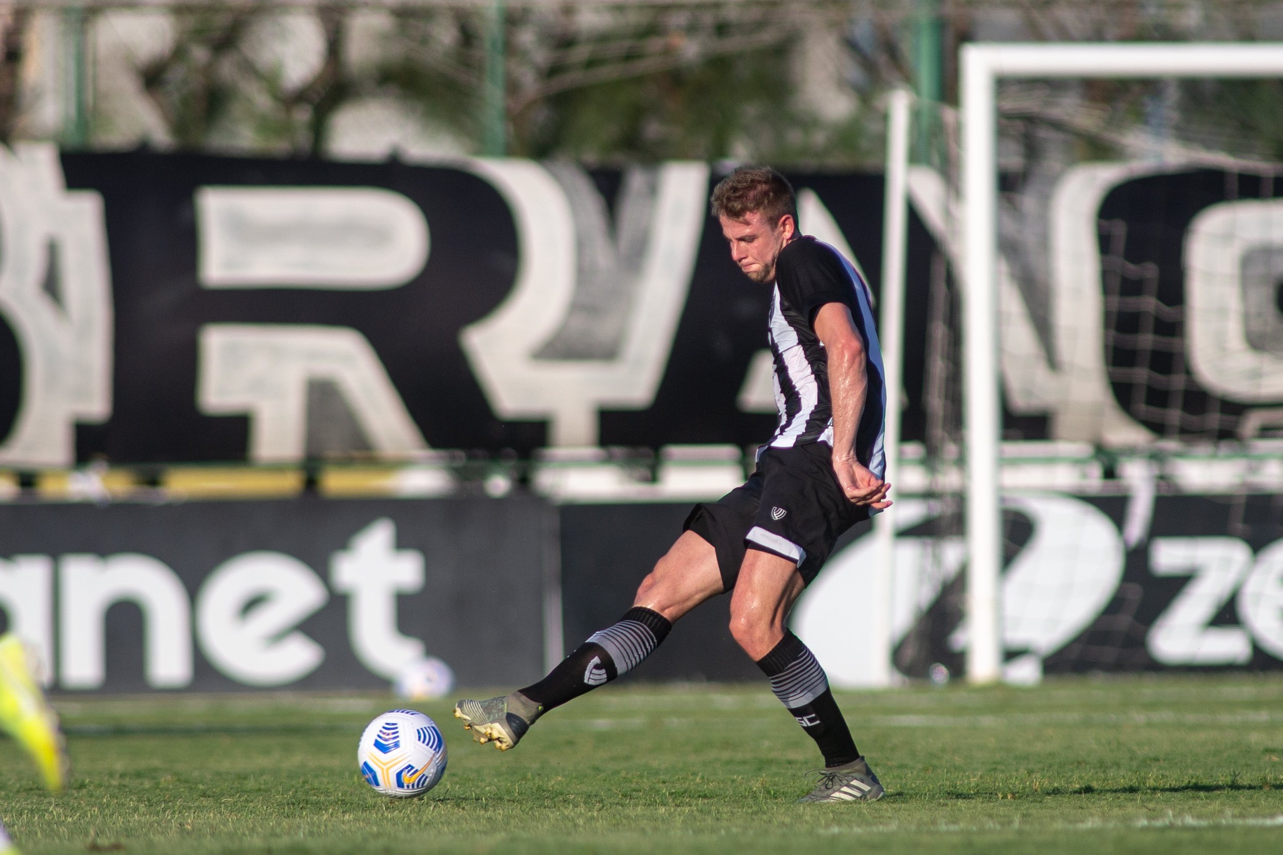 Pela segunda rodada, Ceará luta, mas sofre revés para o Caucaia na Taça Fares Lopes