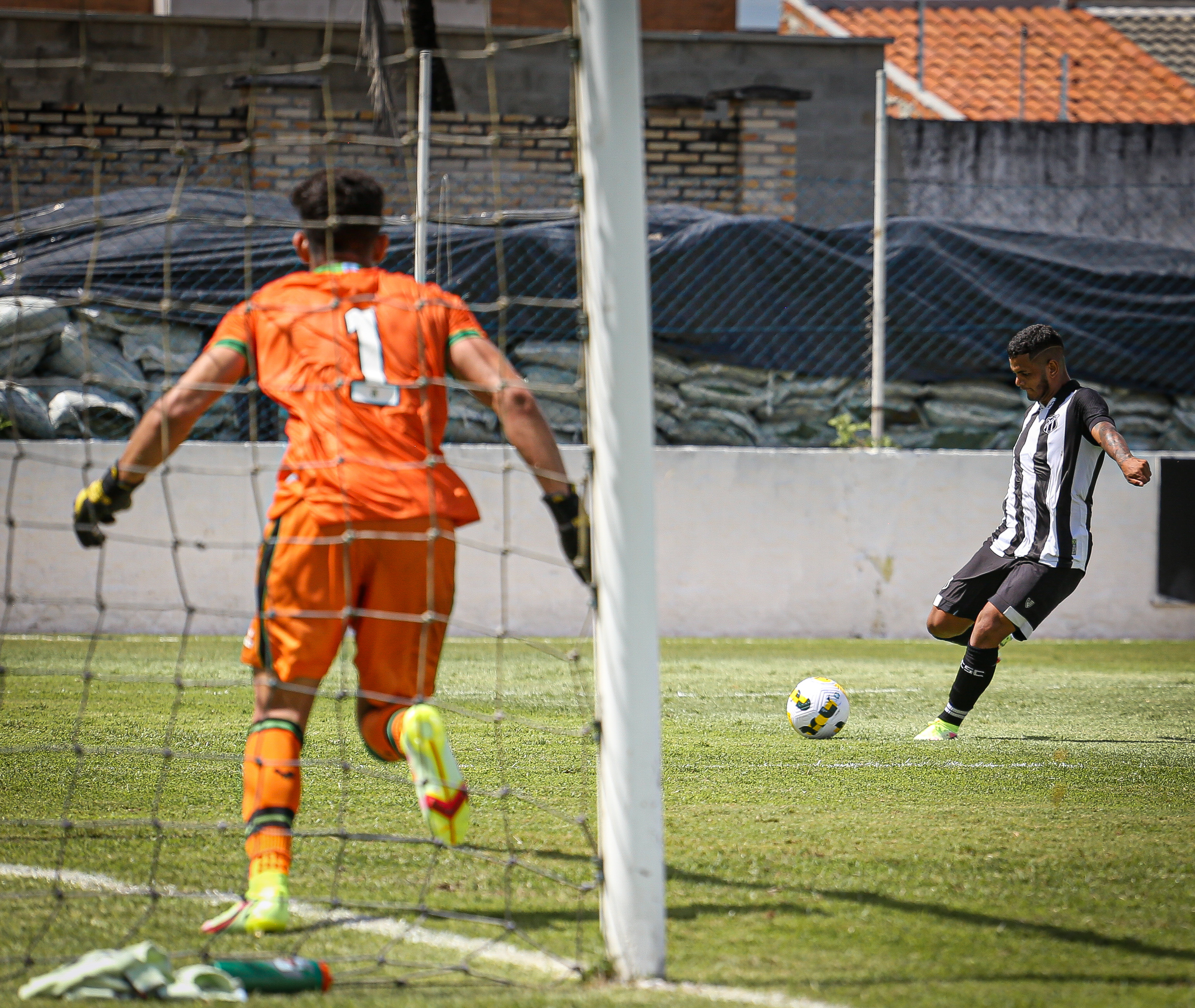 Sub-20: Sob o comando de Marcos Valadares, elenco realiza penúltimo treino antes do Clássico-Rei