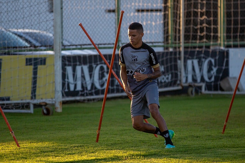 Em Porangabuçu, Ceará faz trabalho físico no primeiro treinamento de 2023
